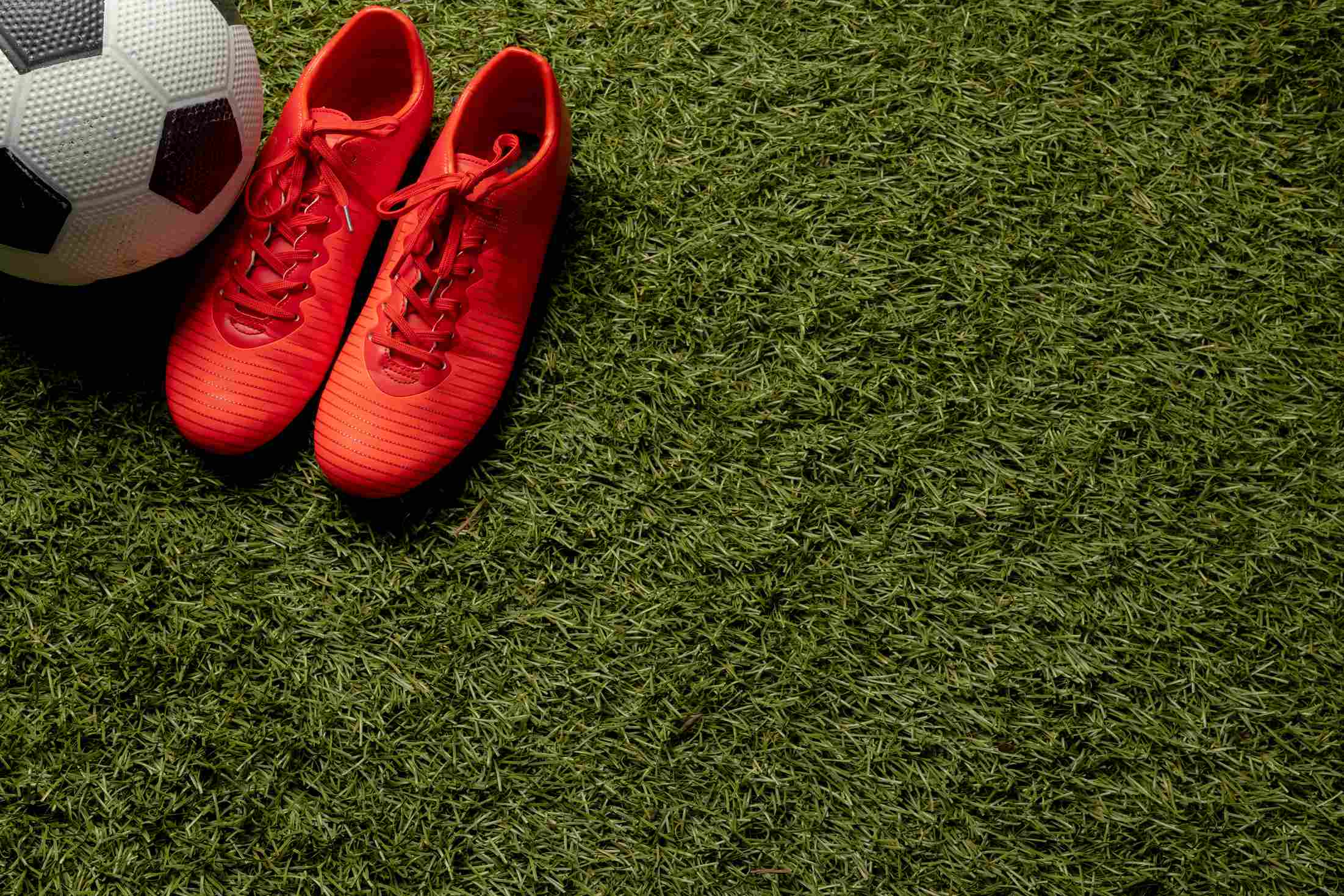 Wondering how much does artificial grass installation cost in Ithaca? Break down real pricing, what drives costs, and what your investment actually covers.