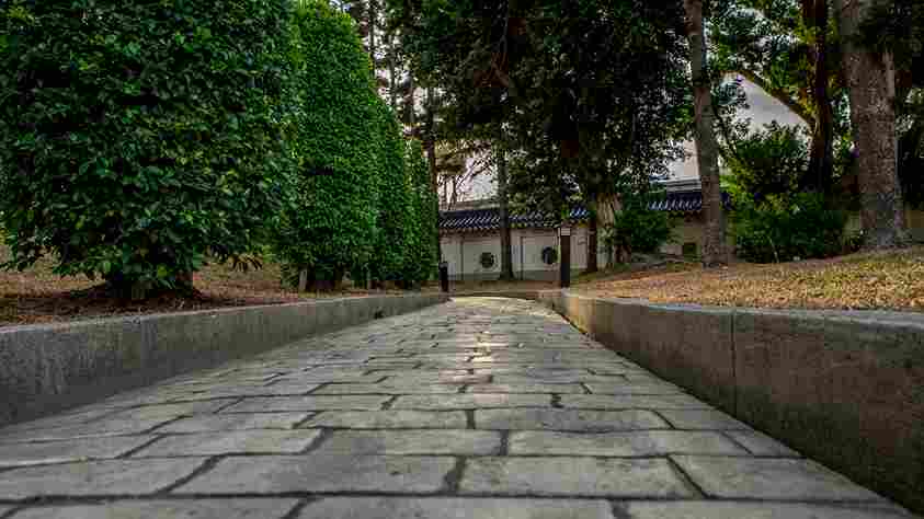 types of stone for walkways