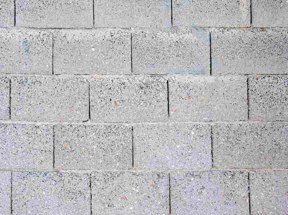 Discover what the best blocks for a retaining wall are in Ithaca, NY, ranked by strength, style, and performance through Finger Lakes freeze-thaw conditions.