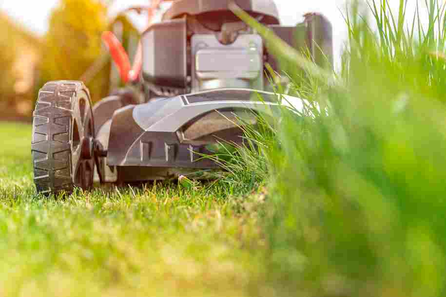 Wondering how much residential lawn mowing costs in Ithaca, NY? Get real local pricing, what affects your quote, and what to expect from a pro crew.